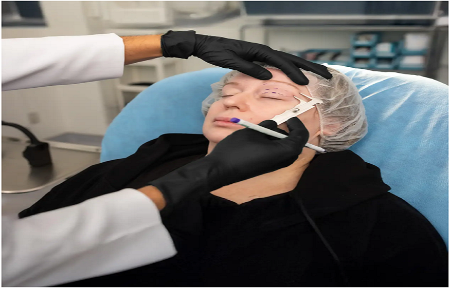 eyelid lesion removal